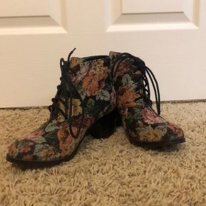 Flower Print Shoes